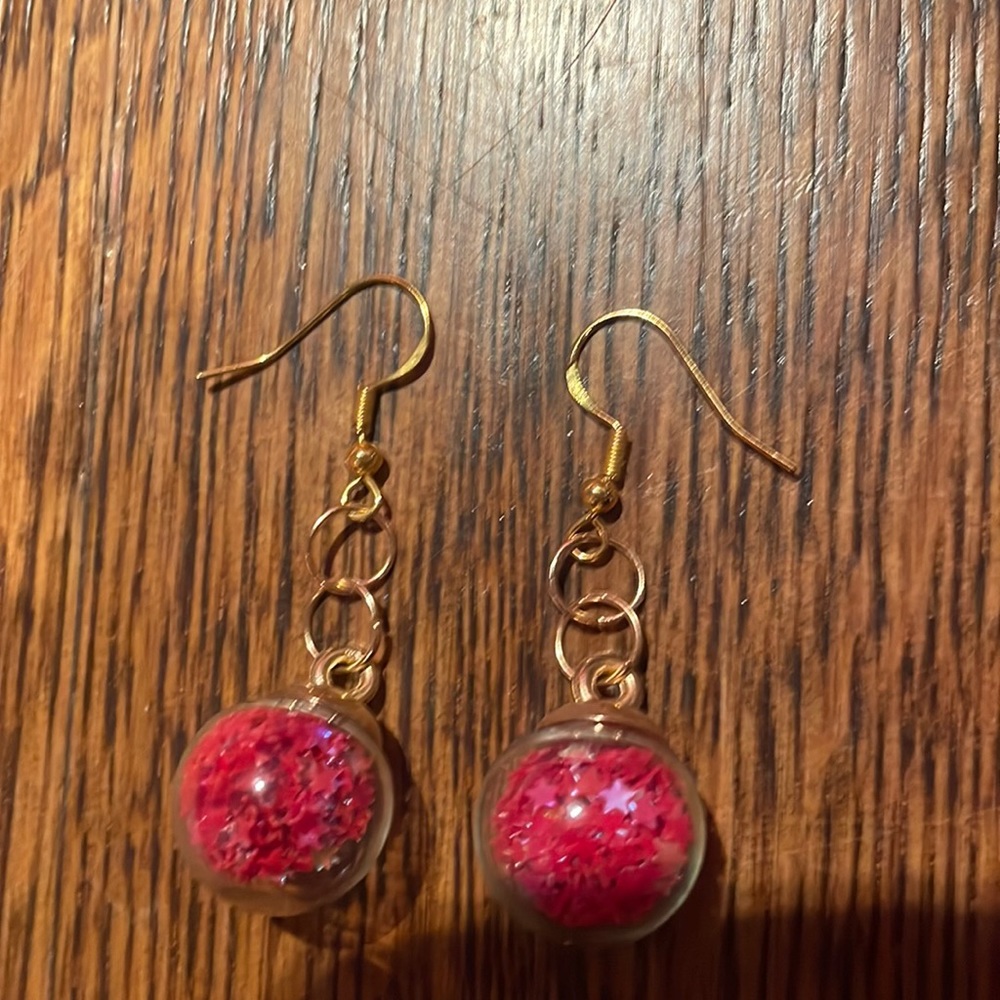 Color red from Princess Popo's jewelry